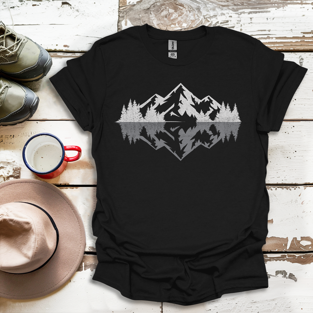 Mountains Art For outdoors hikers and nature lovers V1 T-Shirt