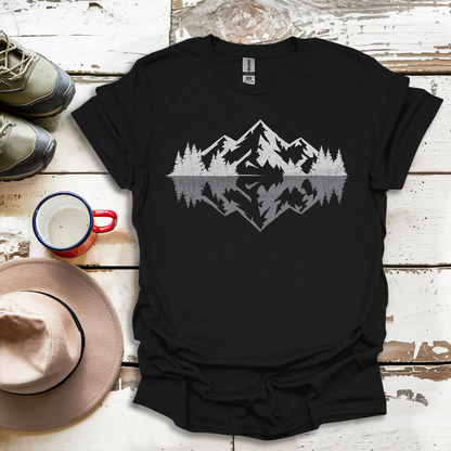 Mountains Art For outdoors hikers and nature lovers V1 T-Shirt