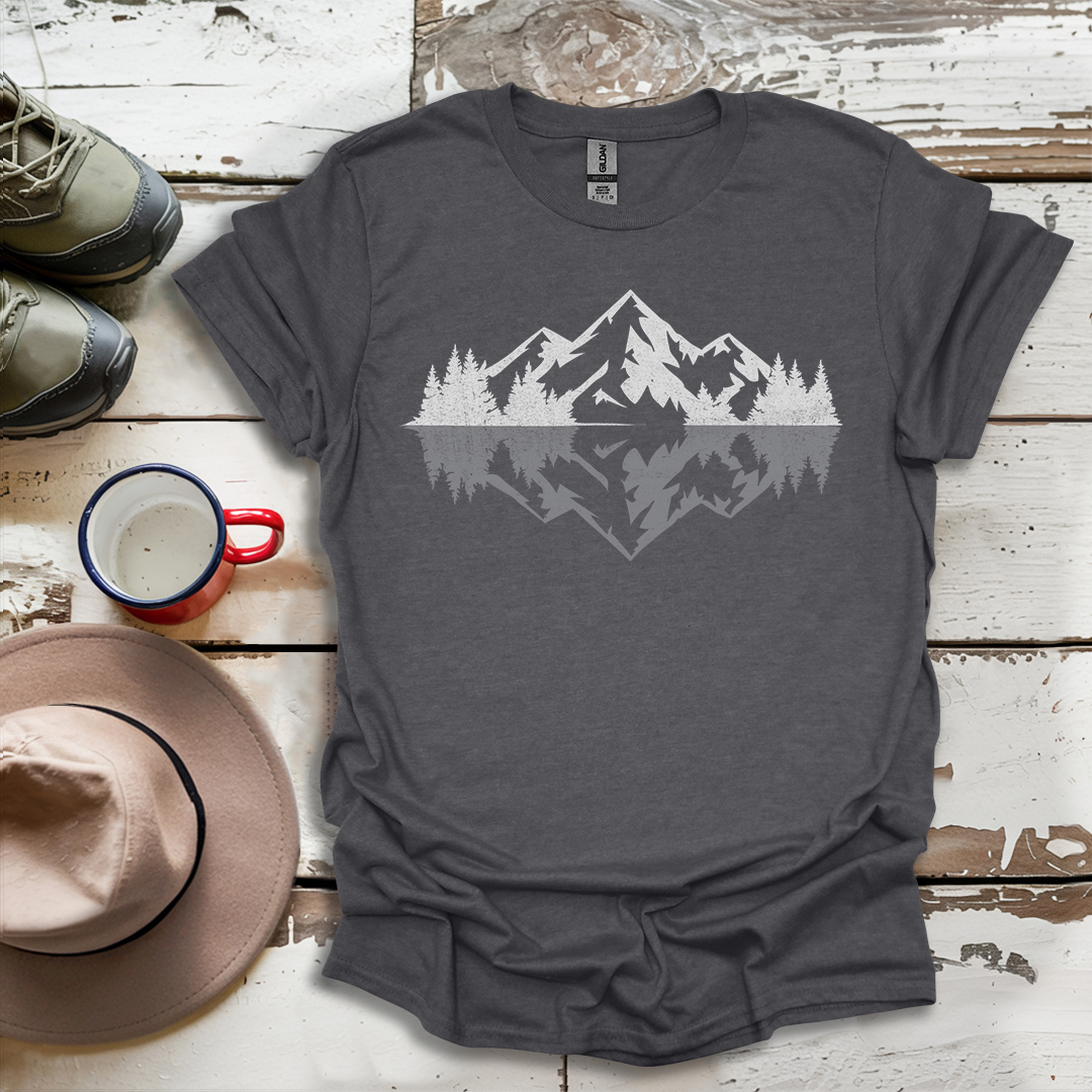 Mountains Art For outdoors hikers and nature lovers V1 T-Shirt