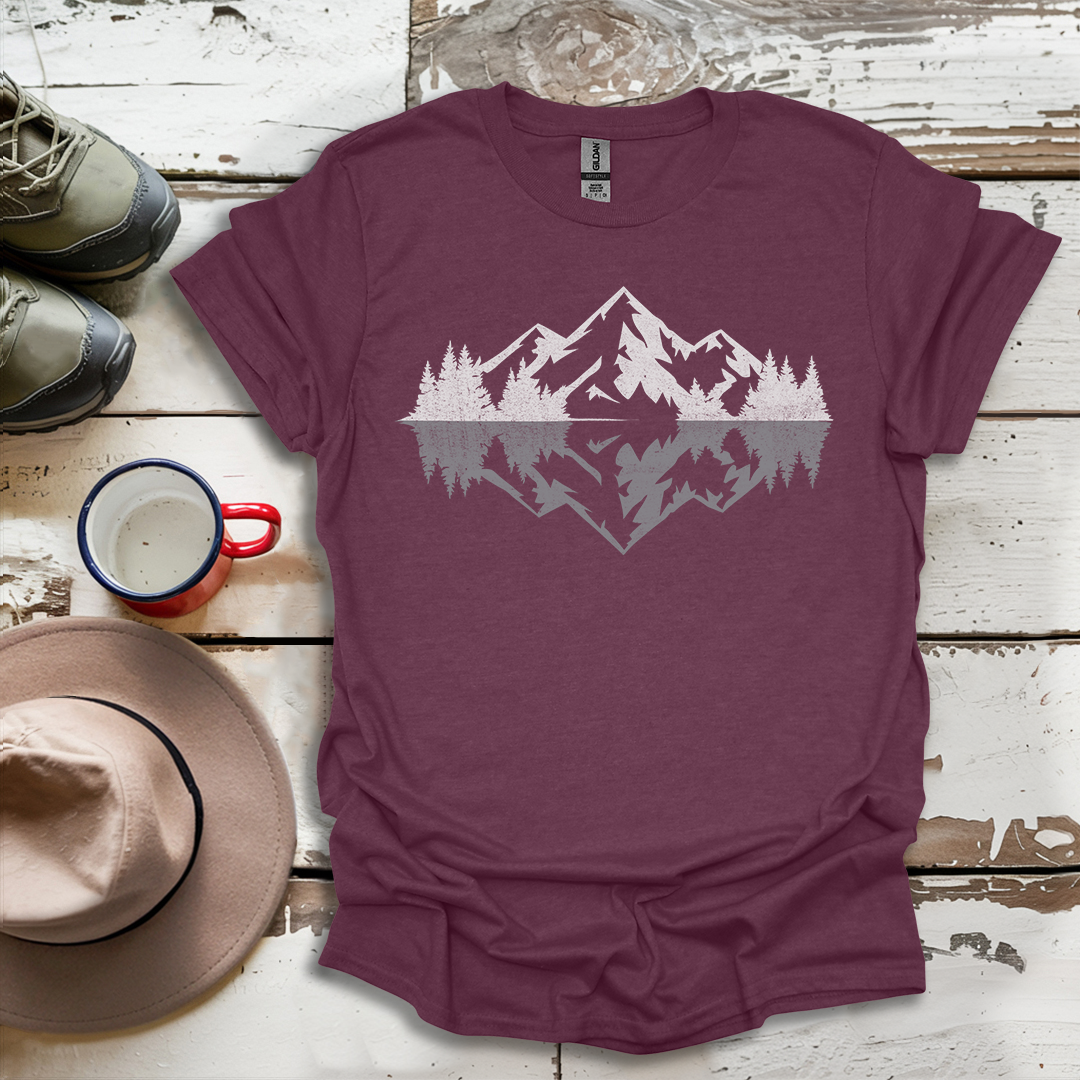 Mountains Art For outdoors hikers and nature lovers V1 T-Shirt