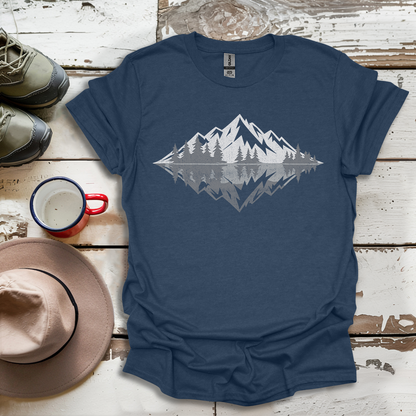 Mountains Art For outdoors hikers and nature lovers V2 T-Shirt