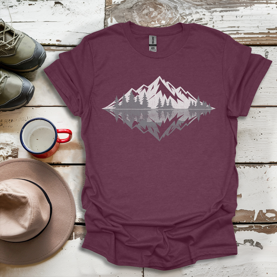 Mountains Art For outdoors hikers and nature lovers V2 T-Shirt