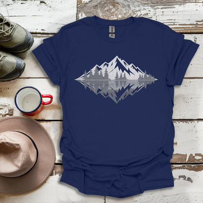 Mountains Art For outdoors hikers and nature lovers V2 T-Shirt