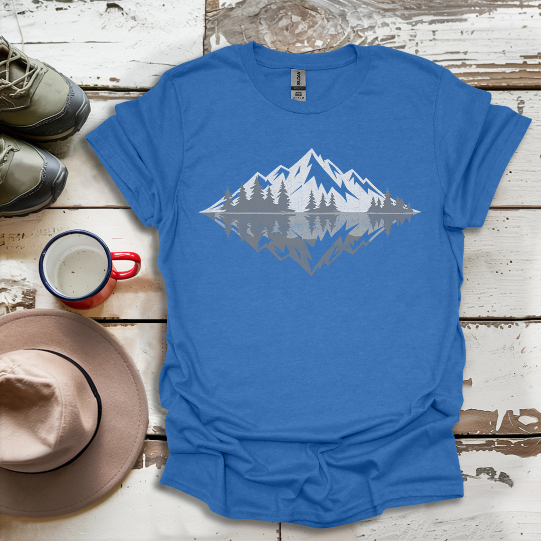 Mountains Art For outdoors hikers and nature lovers V2 T-Shirt