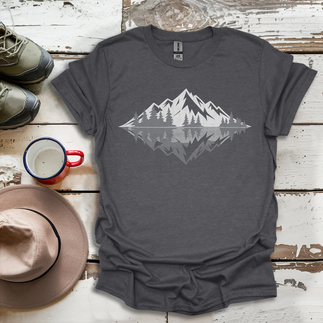 Mountains Art For outdoors hikers and nature lovers V2 T-Shirt