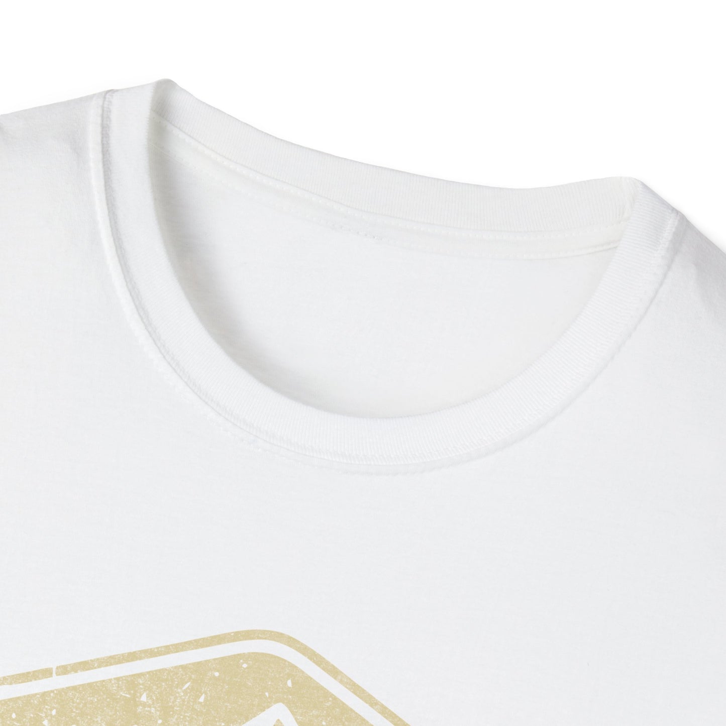 Adeventure Awaits outdoor V5 T-Shirt